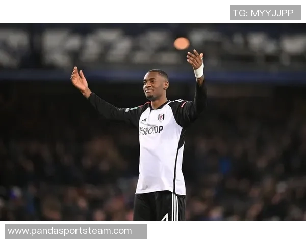 国米多特等多家俱乐部关注西汉姆联15岁后卫费约库转会动态