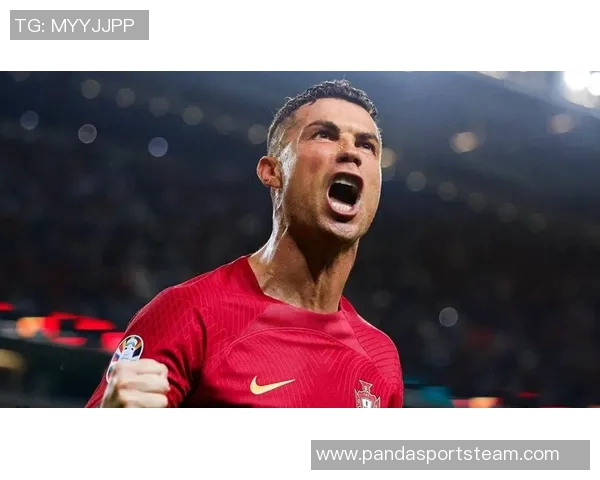 德约赞同C罗追求千球目标的坚定态度与严肃表情