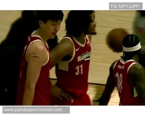 杨瀚森背打遭鲍威尔包夹帽掉乐福关键三分救球队逆转胜利