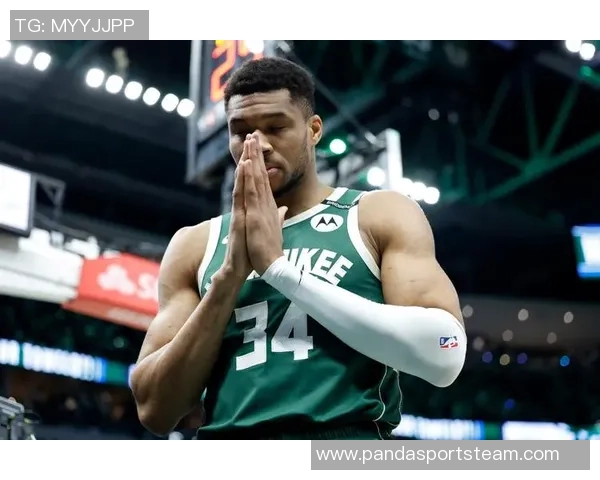 比尔西蒙斯:字母哥在雄鹿的总冠军追逐之路仍显不足 比尔西蒙斯:字母哥在雄鹿的总冠军追逐之路仍显不足