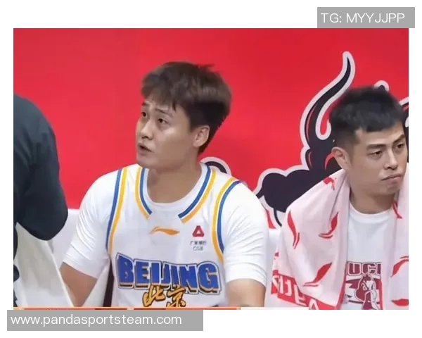 翟晓川与赵睿方硕共赏王楚钦比赛现场气氛热烈嗓音嘶哑尽显激情 翟晓川与赵睿方硕共赏王楚钦比赛现场气氛热烈嗓音嘶哑尽显激情